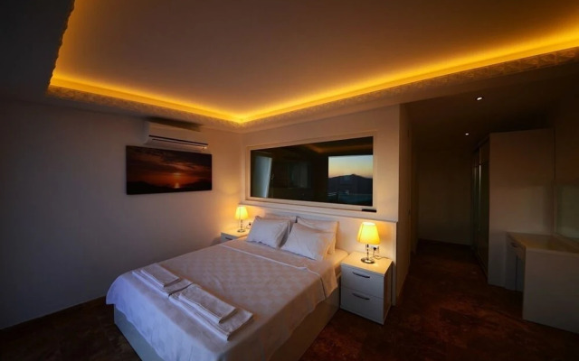 Villa Montana by Akdenizvillam