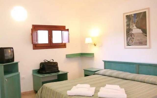 Hotel Club Mezzaluna