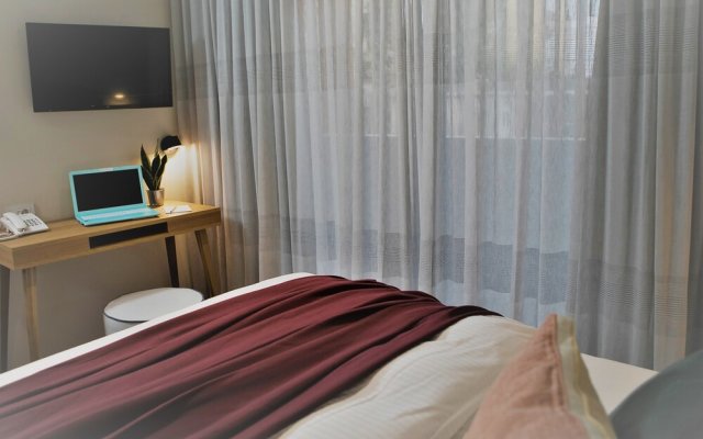 Mirivili Rooms & Suites Hotel