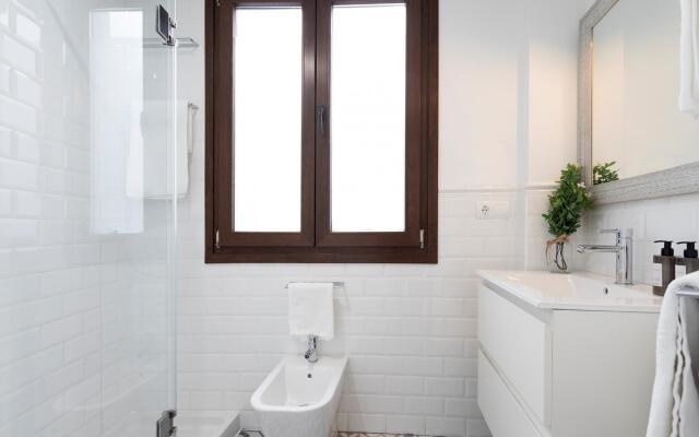 Lovely 1-bedroom apartment near the Cathedral. Zacatin 202