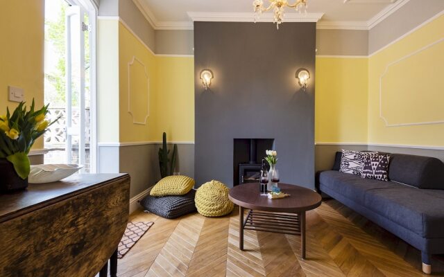 Stylish Hyde Park Gem