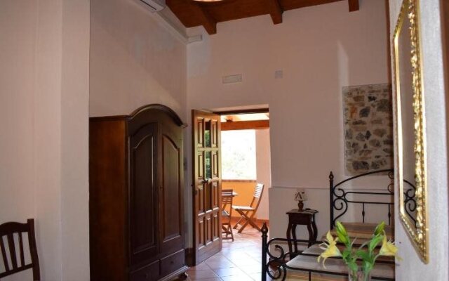 Antica Dimora Del Sole Country House B&B