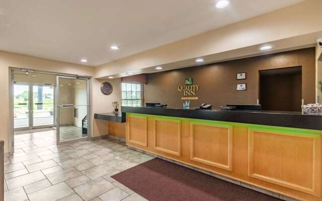 Quality Inn Newton at I-80