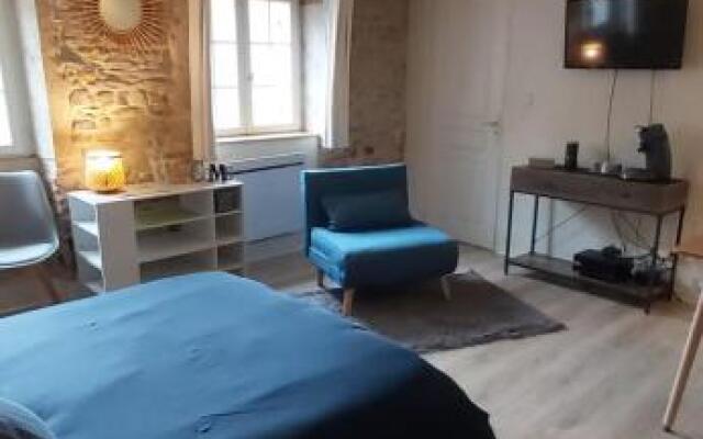 STUDIO - 30 m2 - Centre ville de Bourg en Bresse