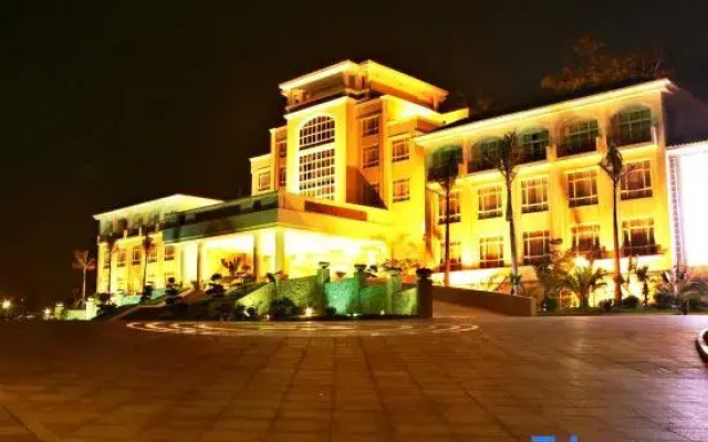 Royal Hotel