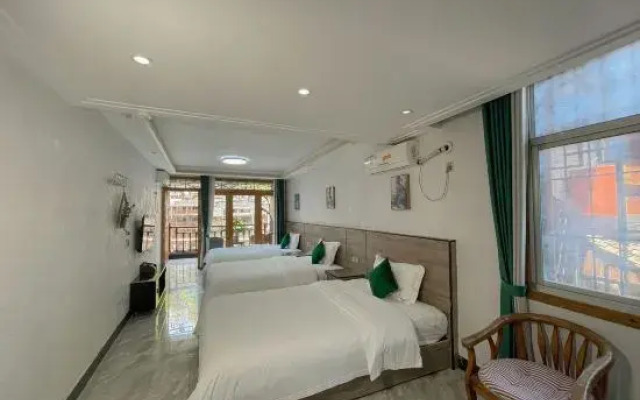 Fuyuan Riverview Homestay