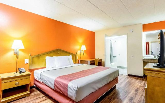 Motel 6 Grove City, OH