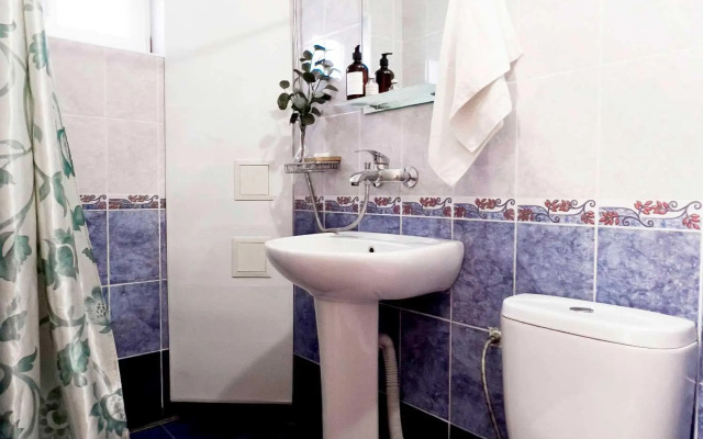 Azat Guest House