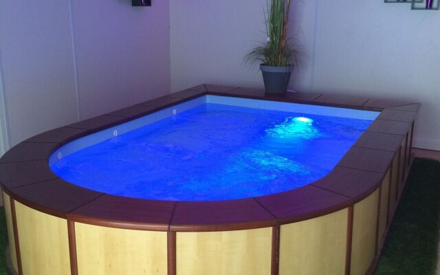 Detached Chalet With a Covered Terrace in Green Surroundings