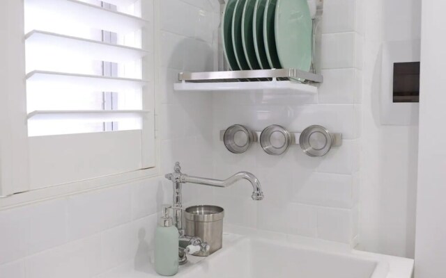 Freshly Renovated Apartment in the Heart of Bondi