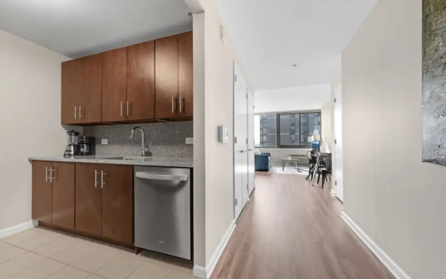 Bluebird Suites near PATH
