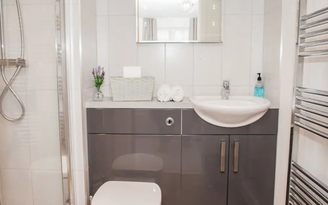 Henge House - Sarsen Apartment