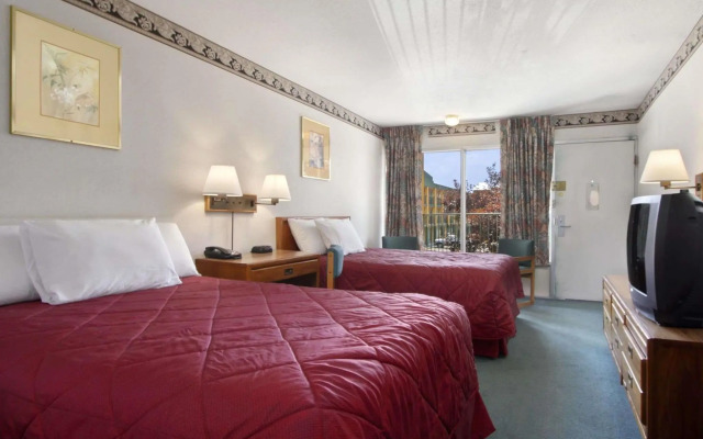 Days Inn Roanoke Civic Center