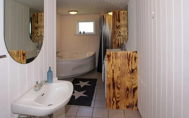 6 Person Holiday Home in Hemmet-by Traum