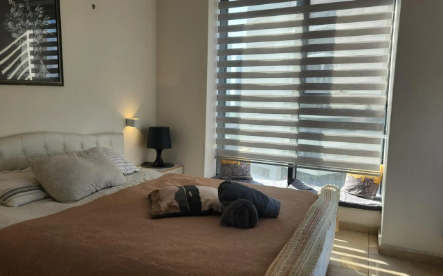 Bat Yam Luxery 4BR Sea View Suite