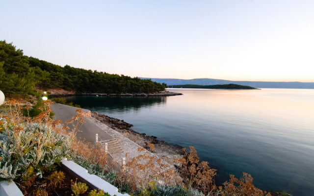 Hotel & App. Fontana Jelsa