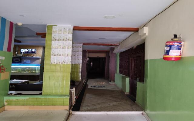 SPOT ON 80478 Hotel Baba Classic