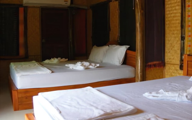 Boom Boom Resort – Guest Rooms – Tha Mai