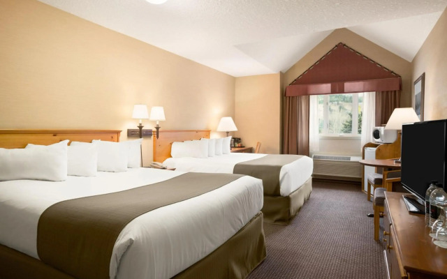 Canmore Inn & Suites