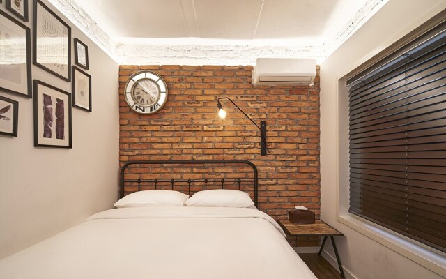 Butler:Lee Allsuites