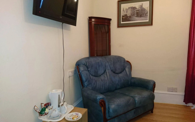 Dee Hotel