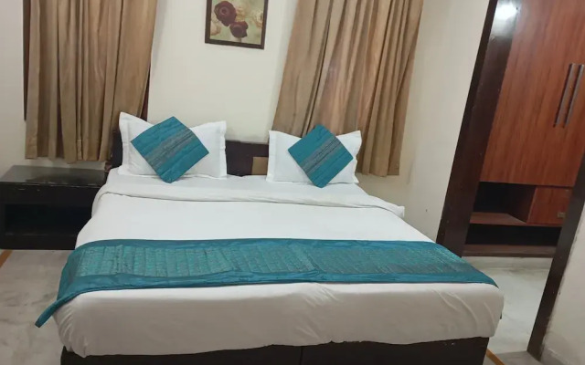 Hotel Royal India - DLF Phase 2