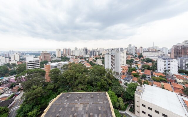 Charlie Nik Vila Mariana