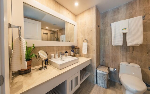 Deluxe Apartment at El Portillo QB