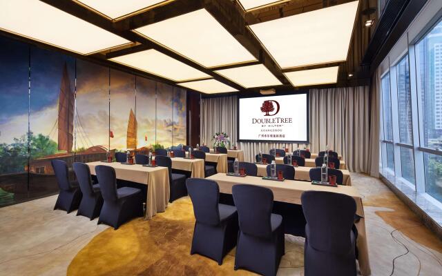 DoubleTree by Hilton Guangzhou-Free Shuttle Bus to Canton Fair Complex & Overseas Buyer Registration Services during Canton Fair Period