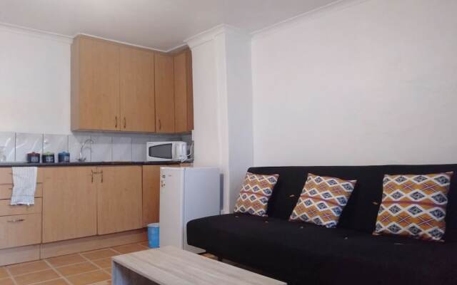 Booked Easy- Guest House -CT Airport