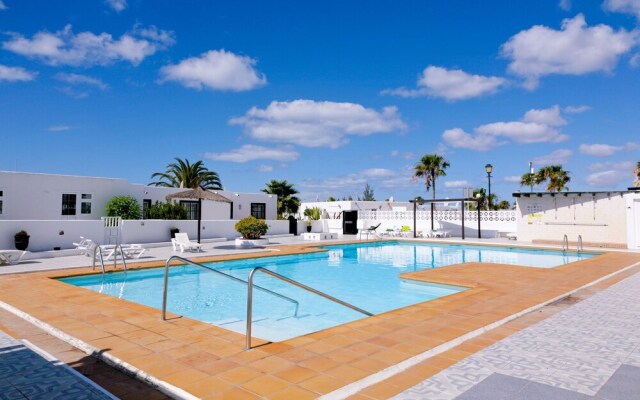 Apartment With 2 Bedrooms in Puerto del Carmen, With Wonderful sea Vie