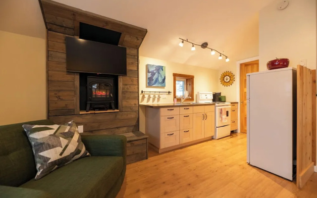 Downtown Whitehorse - Treehouse