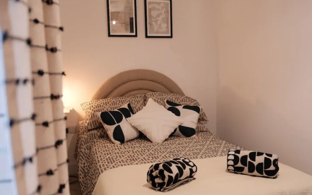 Stylish, Luxury Apartment Sleeps 4 - Southampton