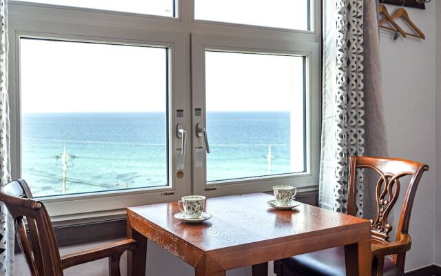 Gangneung Pension Sea and - Pet Friendly