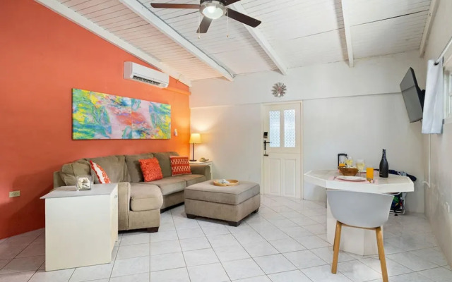 Sleeps 12 Spacious Private Pool Great Location