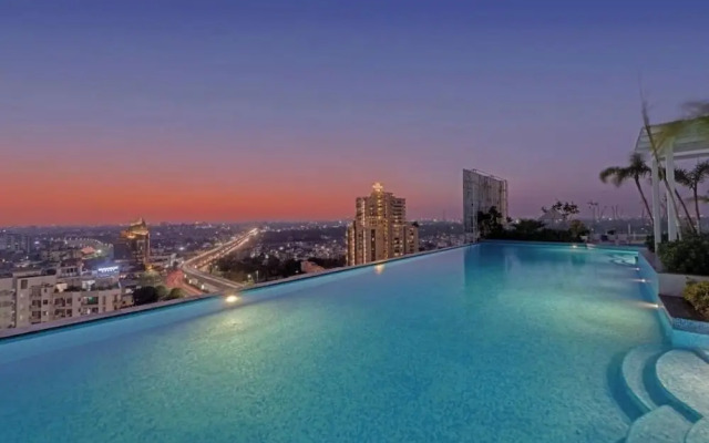 Skyline luxury in pink city