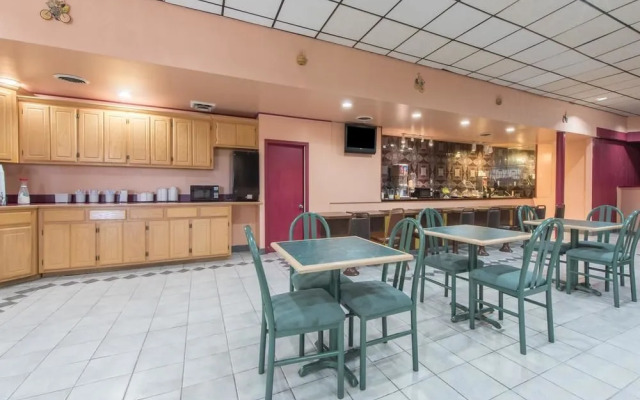 Castle inn & suites by OYO Lawton