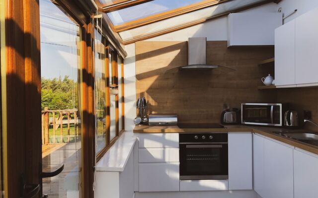 Hookless Holiday Homes