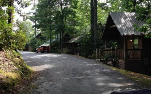 Bear Den Mountain Resort