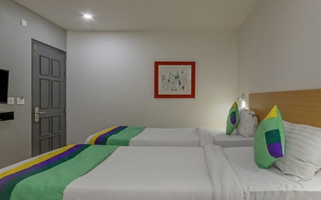 Townhouse 858 Hotel N Y