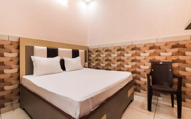SPOT ON 85285 Shikhar Hotel
