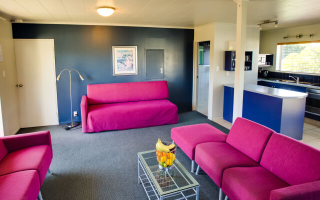 Asure Colonial Lodge Motel