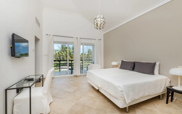 Lake View Villa