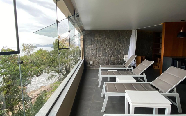 Apto C/ Piscina E Vista Para O Mar   Caraguatatuba
