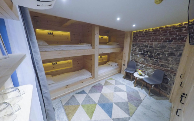 Saborna 25 Guest House