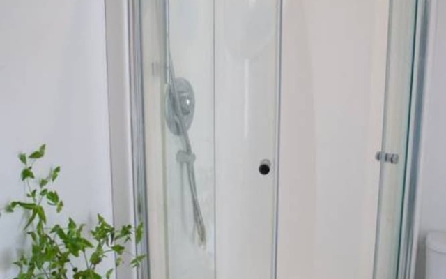 Georgian 2 Bedroom Apartment in Clifton