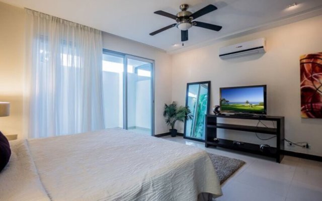 Oasis 12-Boutique 1 Bedroom in the heart of Playa del Carmen