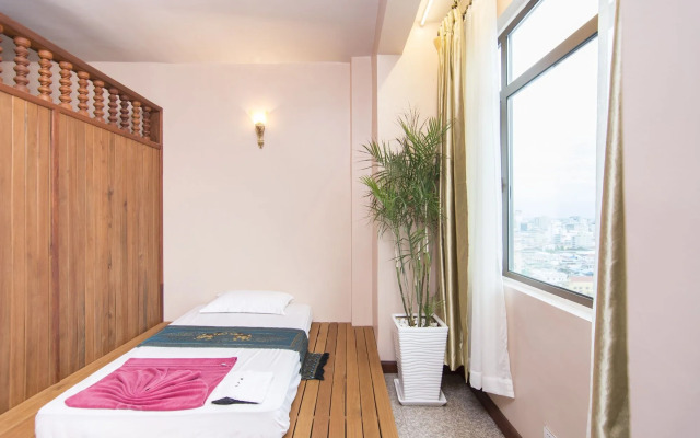 Phnom Penh Era Hotel