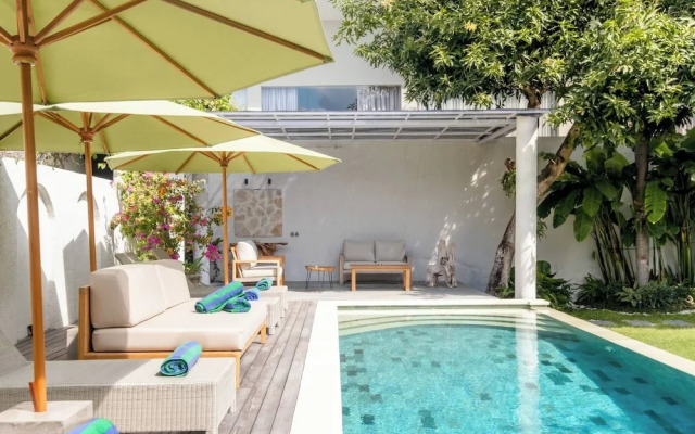 Luxurious Family 6 Br Villa in Seminyak Breakfast Include