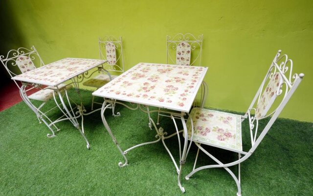 Decoupage Homestay